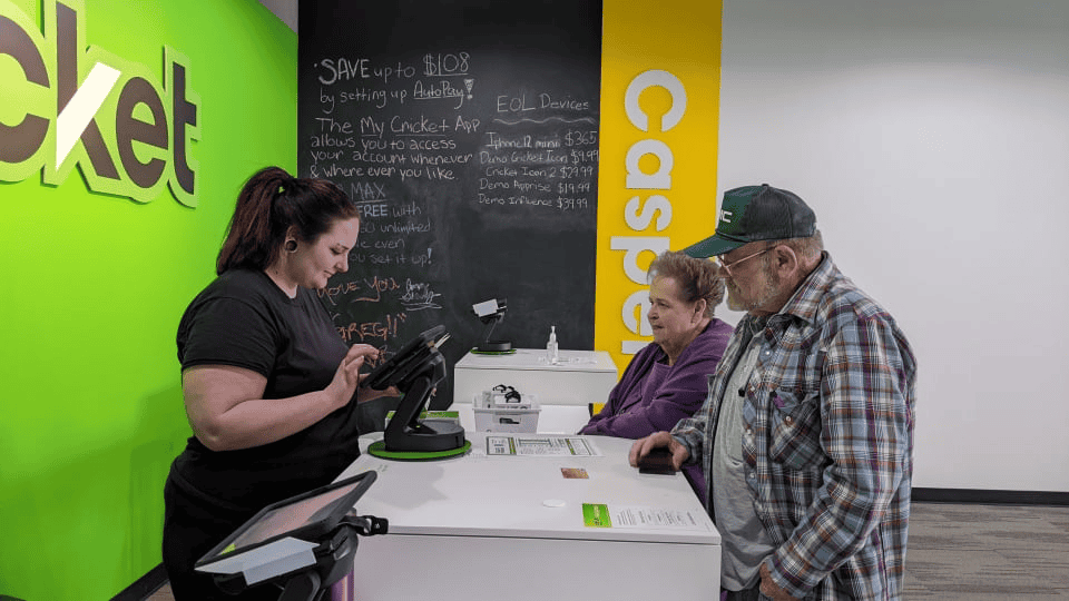 People receive advice in the service